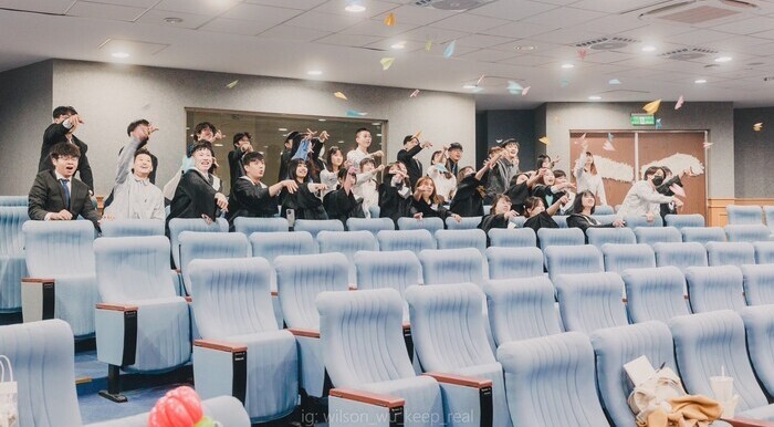 112學年度 管院學士班畢業生圖片